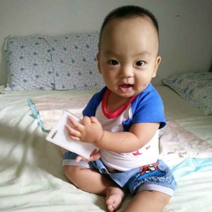 梅西犯罪式过人集锦,踢疯了连自己队友都晃倒