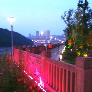 #老公,我在吃辣条呢#